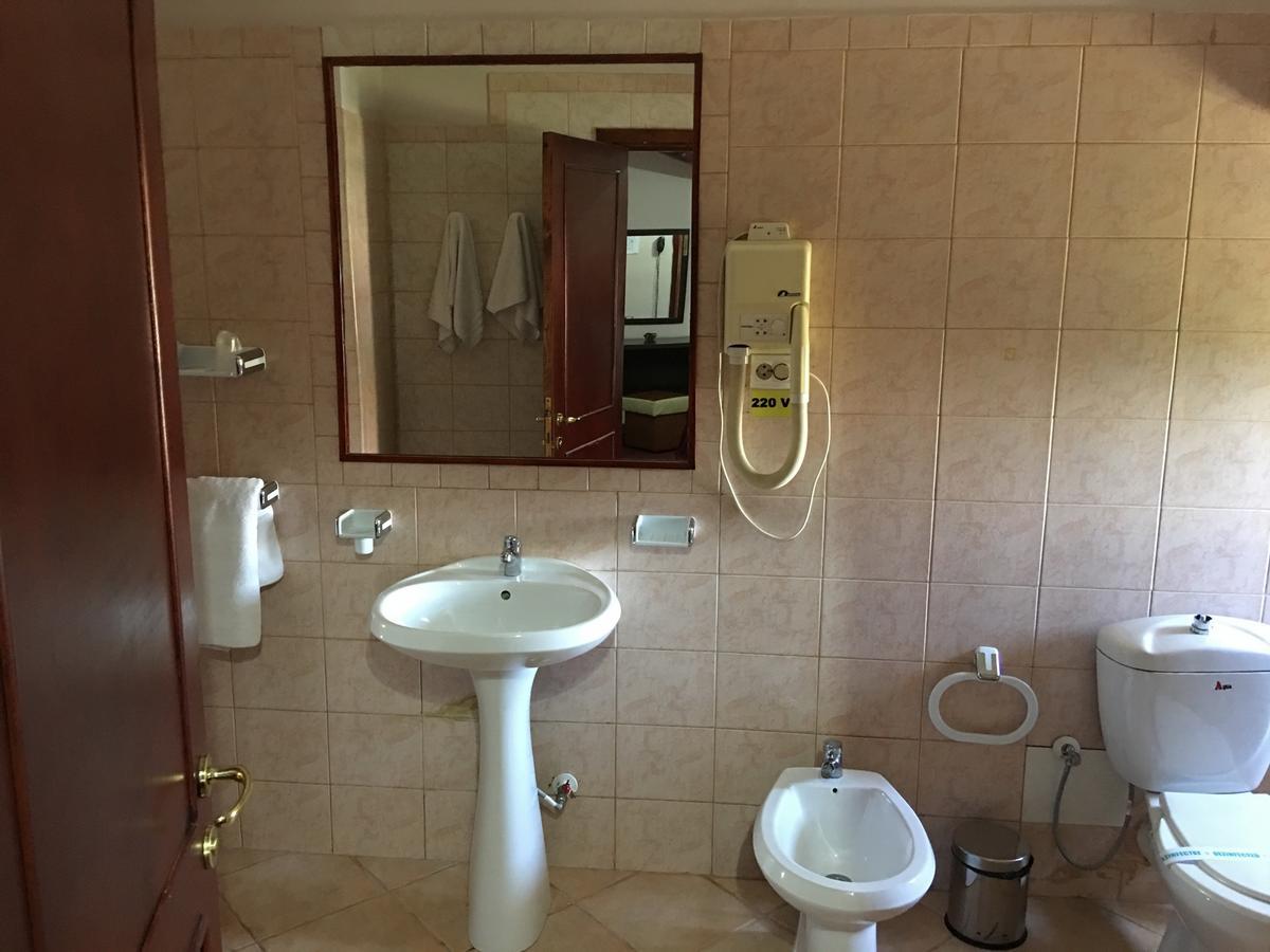 Hotel T23 Iasi Luaran gambar
