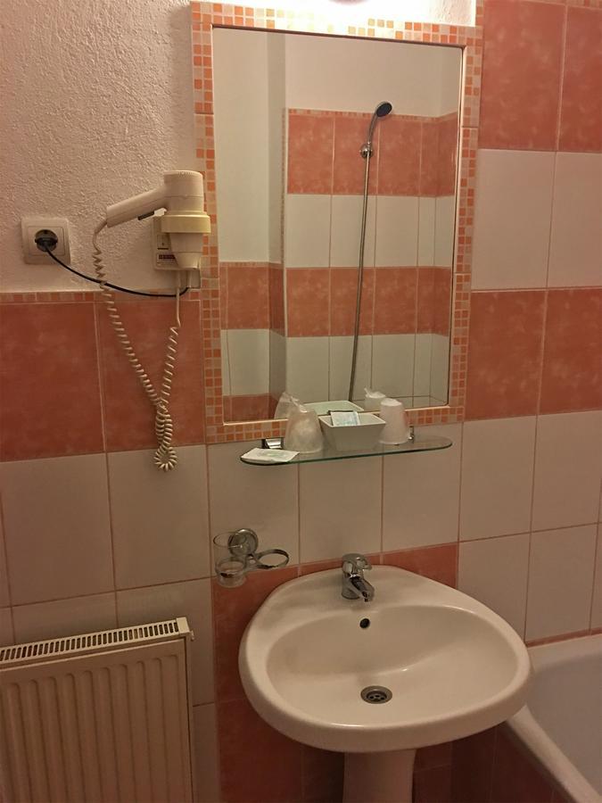 Hotel T23 Iasi Luaran gambar