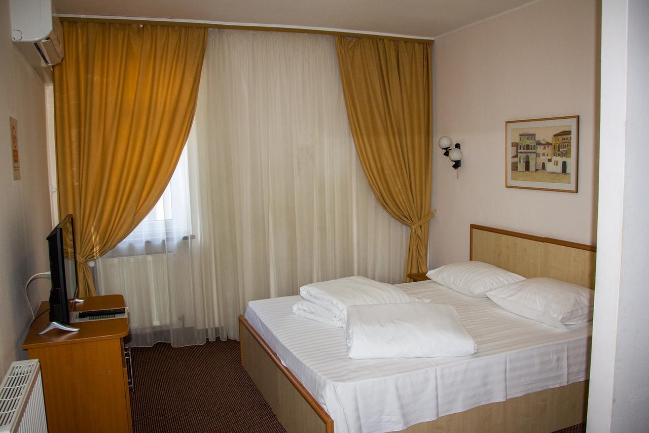Hotel T23 Iasi Luaran gambar